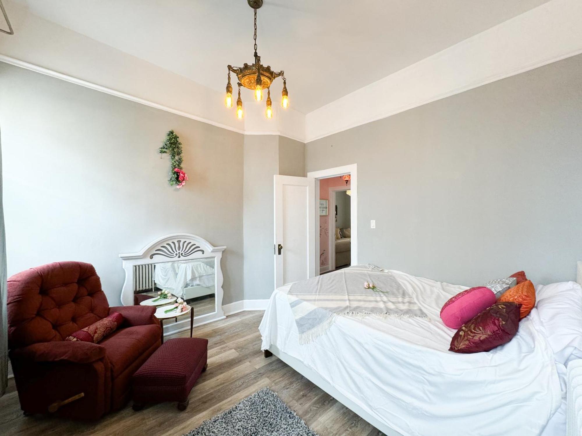 Nyc Views Spacious 3 Bedroom Apartment